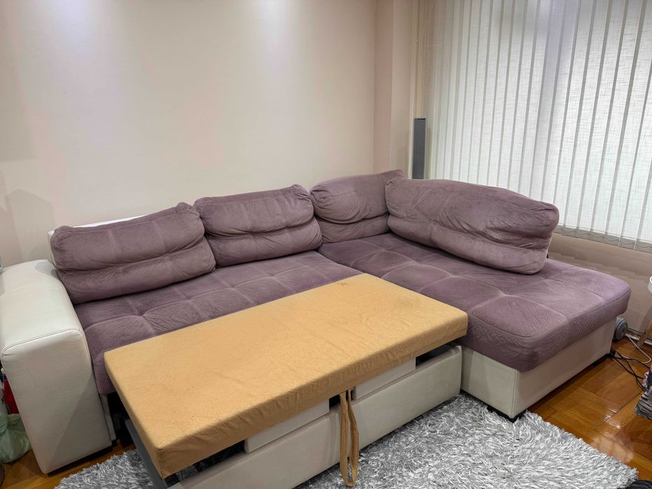 Продавам ъглов диван с функция сън