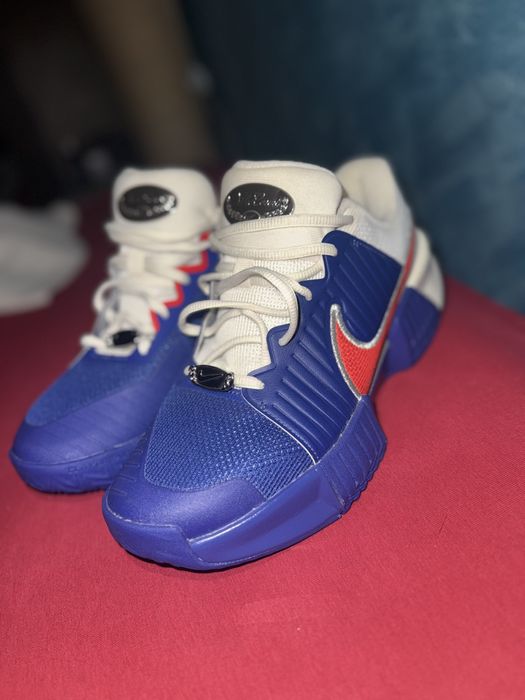 Vand adidasi nike