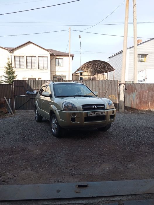 продаю машину Hyundai Tucson