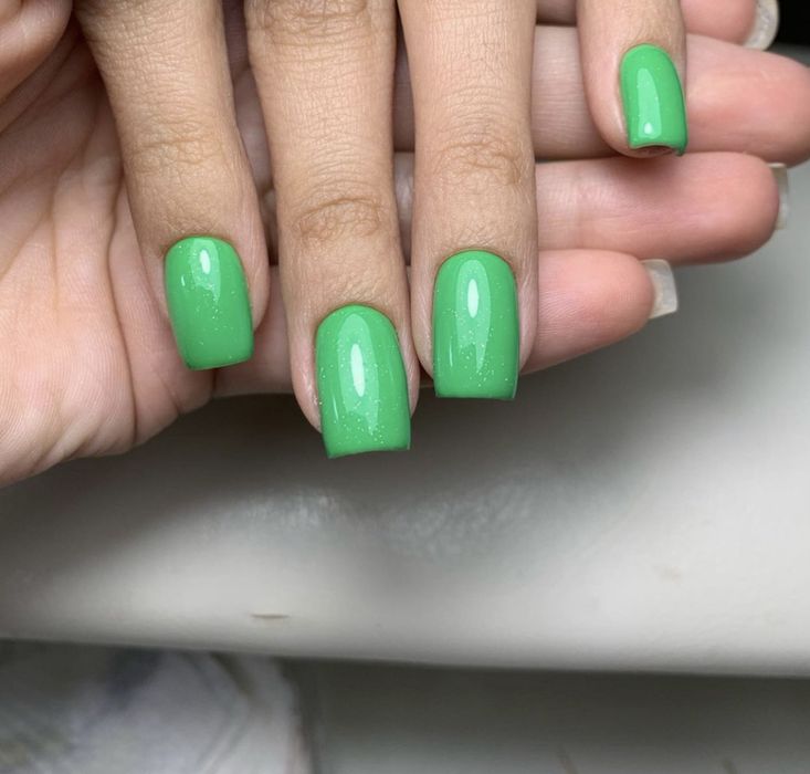 Маникюр педикюр, принимаю в салоне , есть выезд на дом