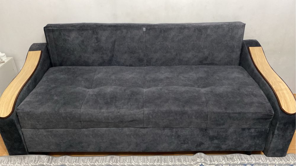 Диван в хорошем состоянии