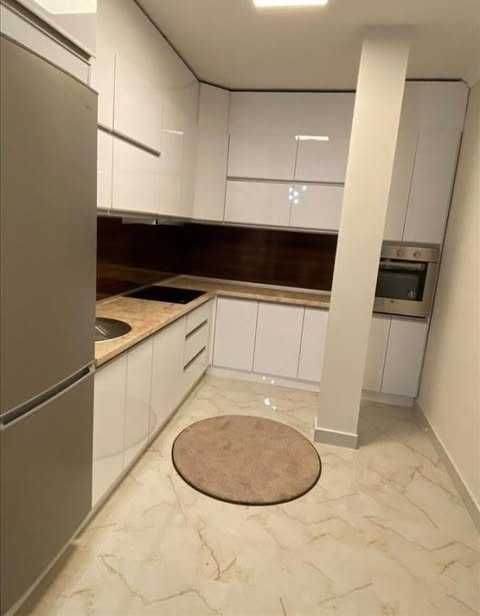 Продава се Двустаен апартамент в София, Център - 64 кв.м за 2657 €/кв.м - Снимка #2