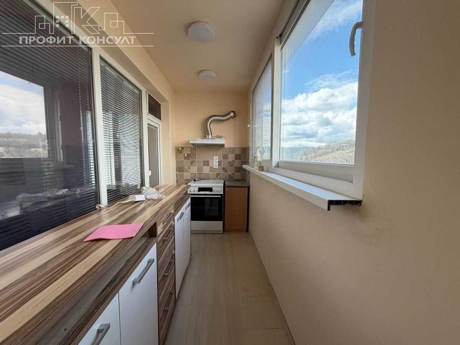 Двустаен, напълно обзаведен апартамент в кв. Зона Б