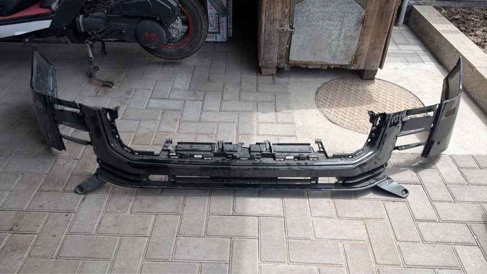 Бампер Land Cruiser 300
