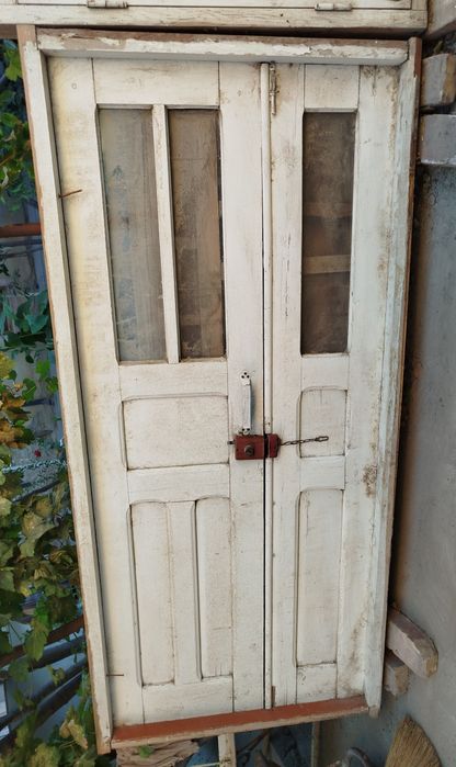 Eshik va deraza yaxshi sastayaneda