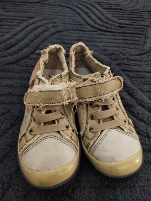 Продам кеды на девочку.