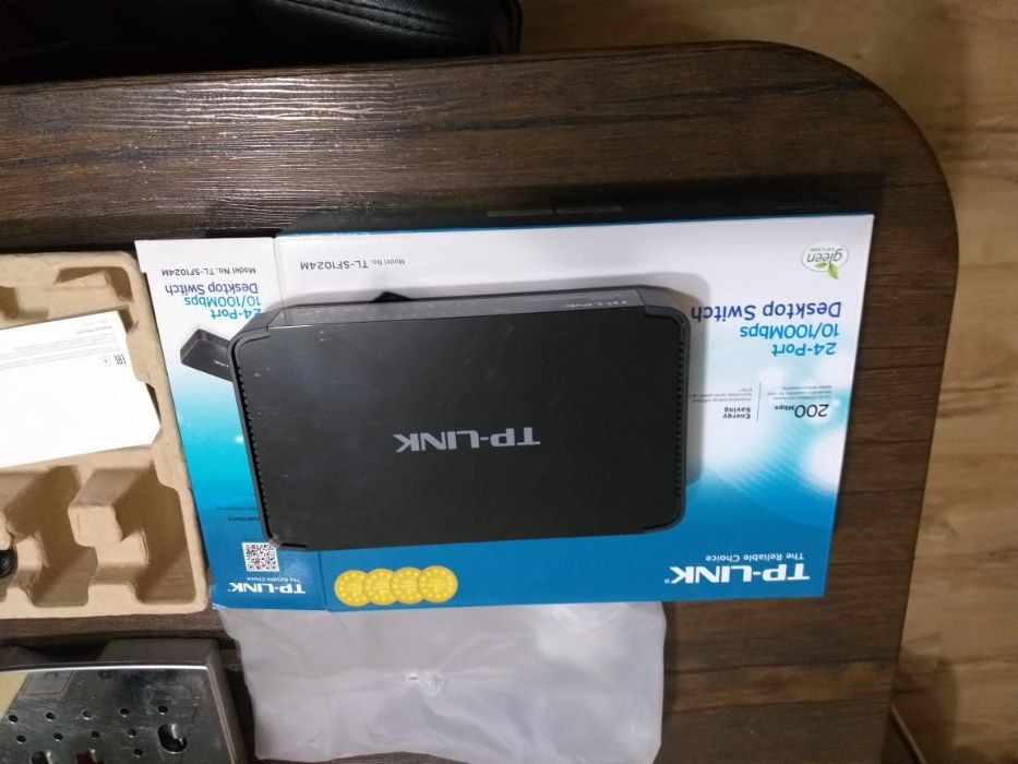 Продам коммутатор ТР-Link и IP-Телефон VP-52