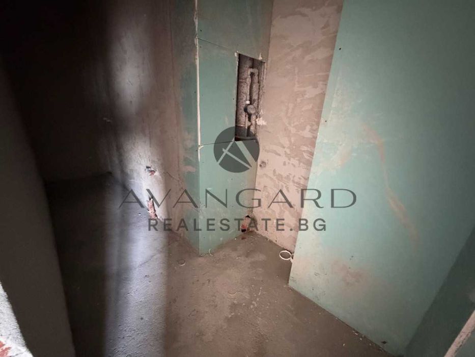 Продава се Четиристаен апартамент в Пловдив, Тракия - 191 кв.м за 734 €/кв.м - Снимка #7