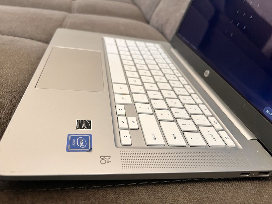 HP White Laptop Chromebook 14””
