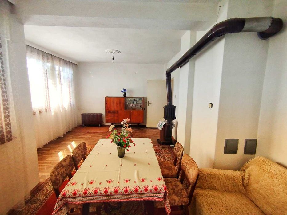 Имот Корект продава Къща с. Конуш. Обл. Пловдив