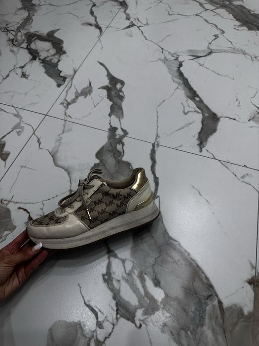 Брендовые кроссовки MK