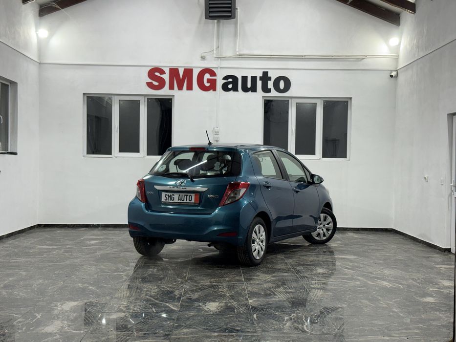 Toyota Yaris 11/2012 1.0 70 CP SE POATE IN RATE