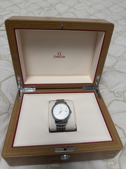 Часы Omega De Ville