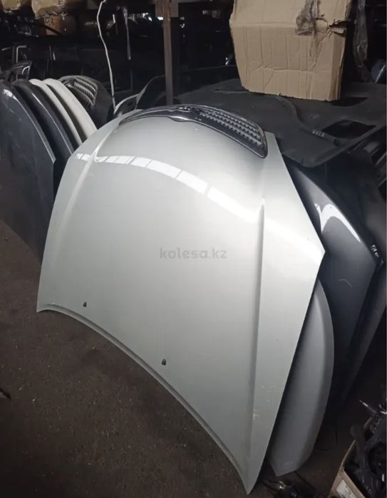 Капот на Toyota Camry 30/35