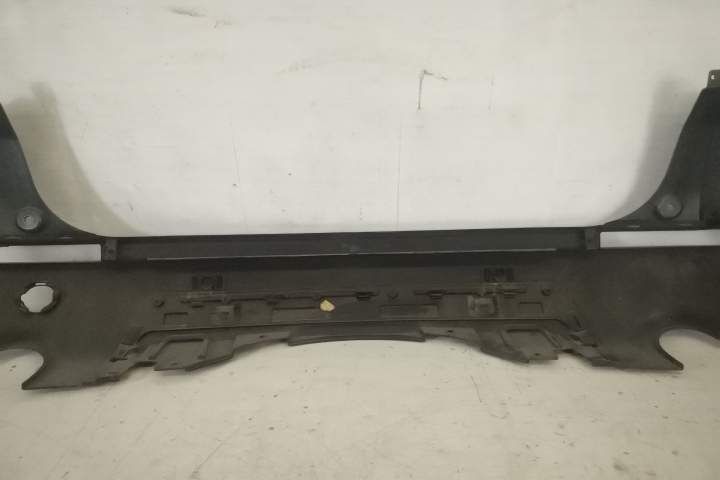 Ориентален заден броня с датчици и фуста в добро състояние Ленд Ровер