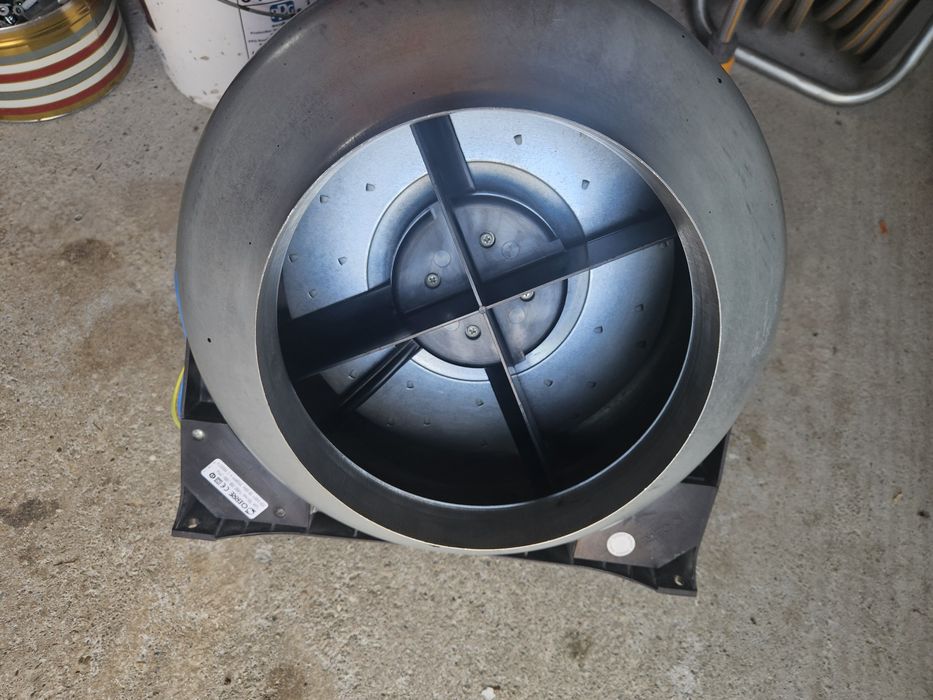 Ventilator centrifugal