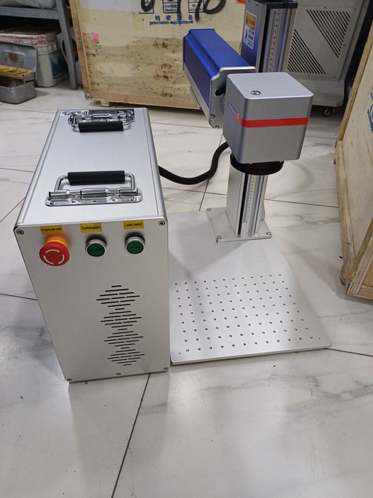 Лазерный гравировочнй станок