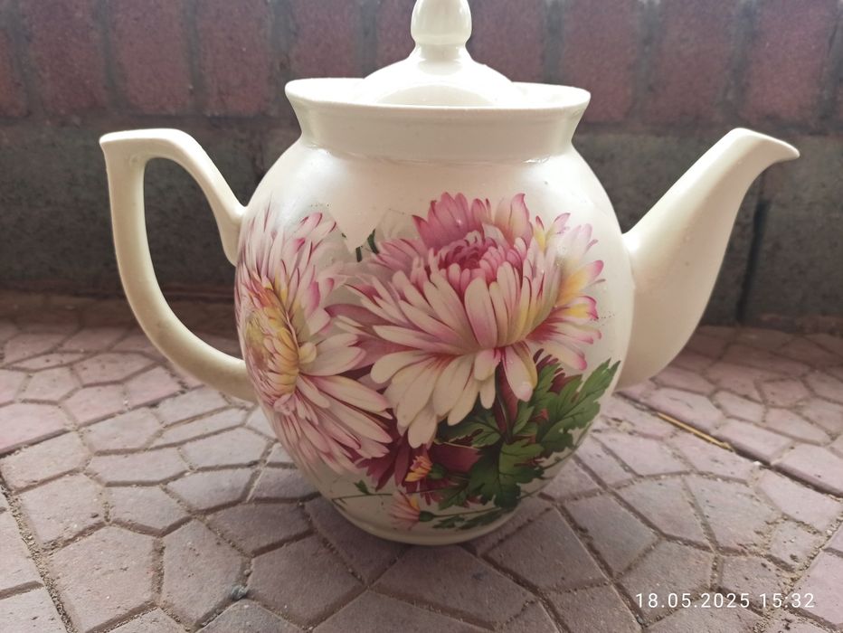 Большой чайник керамический