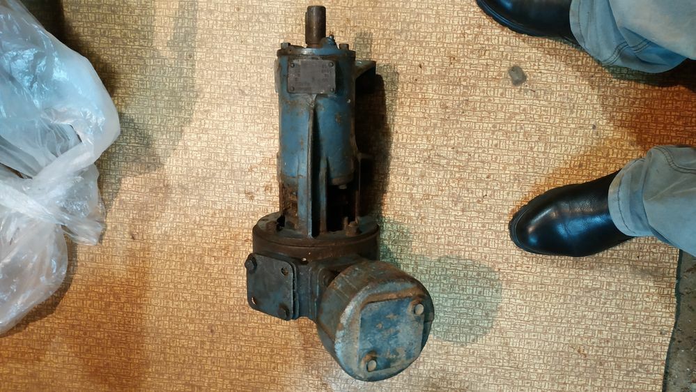 Насос консольный...