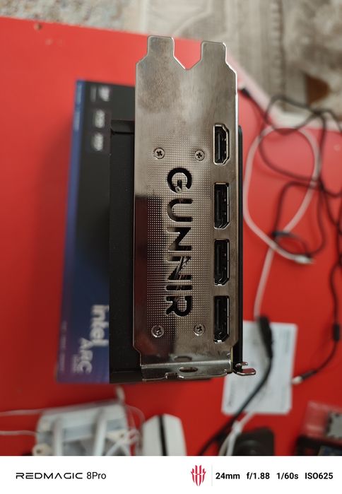 Intel arc B580 GUNNIR