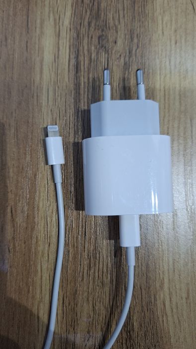 iPhone 13 Max quvvatlagich