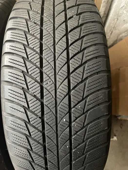 225/60 R18 Bridgestone Blizzak
