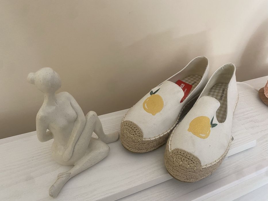 Еспадрили чисто нови