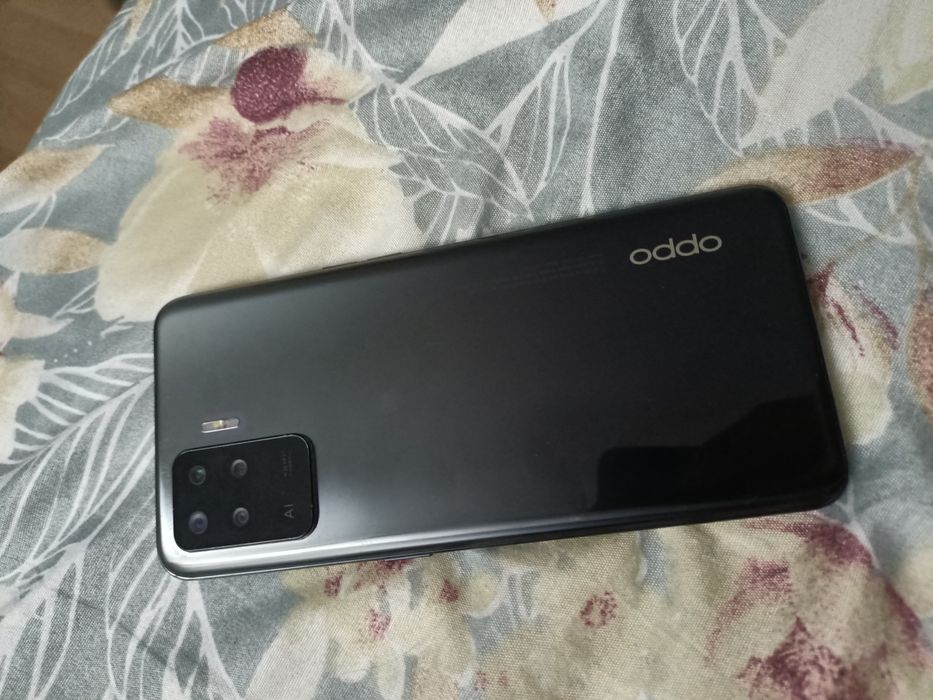 Телефон Oppo reno5lite