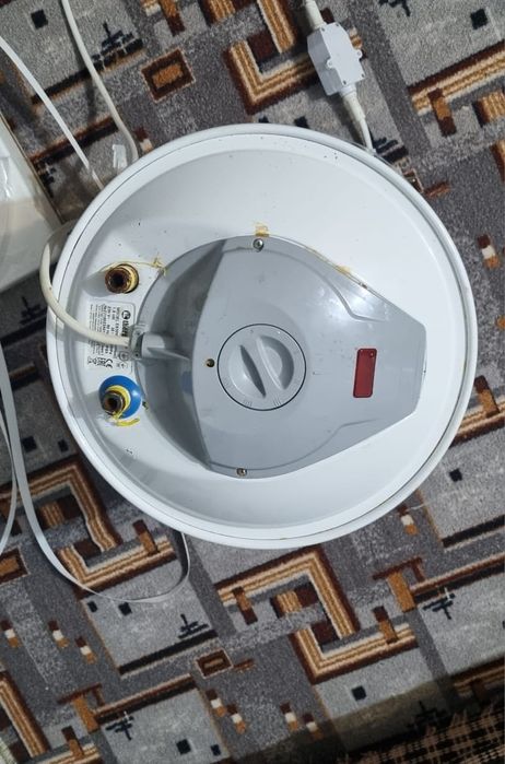 Продаю б/у 30л аристон