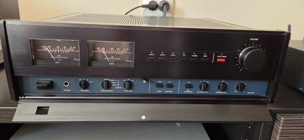 Усилвател Accuphase E 302