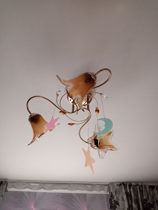 Продам люстру 3 р.