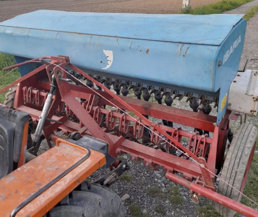 Semanatoare pentru tractoare mici și medii 2m latime