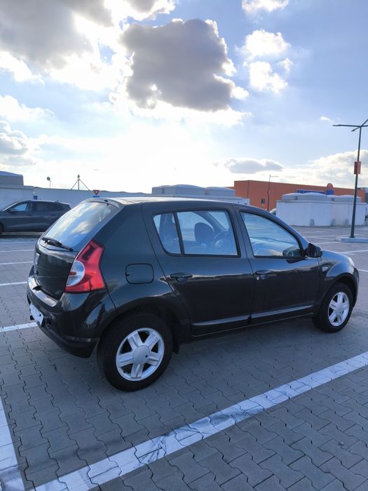 Vând Dacia Sandero Laureate 1.2 16V Black Line by Renault 2011 benzina