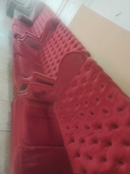 Продам много б/у диванов, кресел, стульев