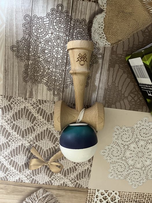 kendama sweets V3 Faded Split Purple Rain Atack