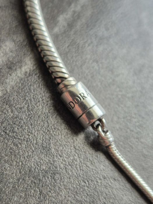 Bratara Pandora Moments