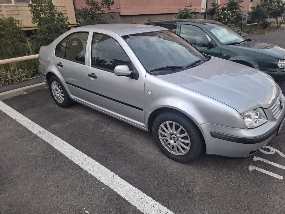 VOLKSWAGEN Bora
