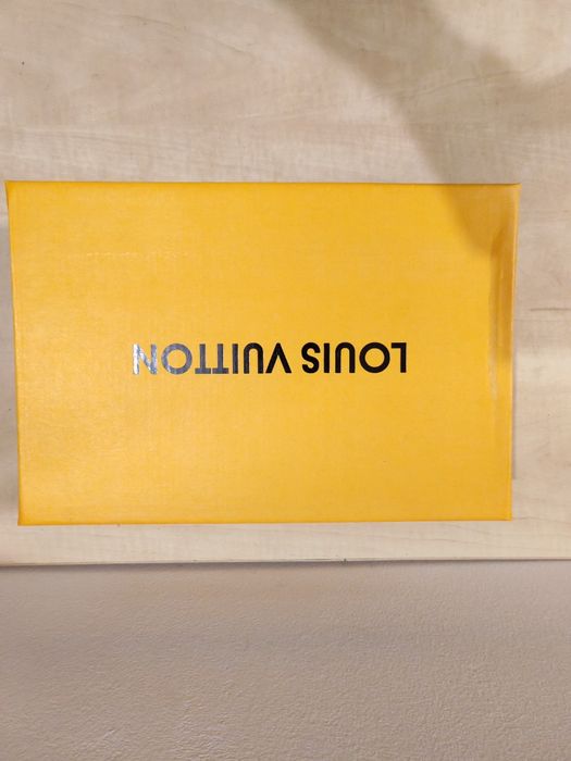 Adidași Luis Vuitton