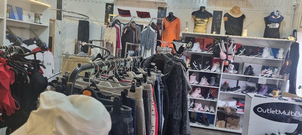 Lot haine firmă  nouă cu etichetă la cele mai ok preturi[originale]TOP