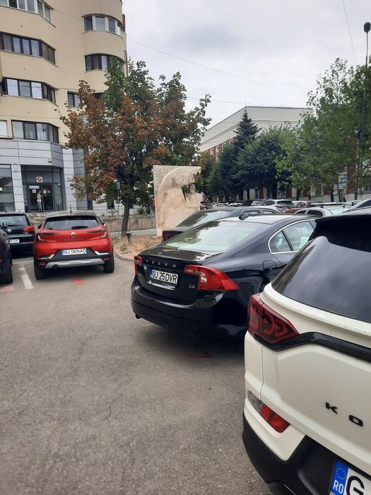 Închiriez spațiu comercial