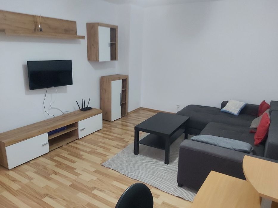 Aparrqment cu doua canere modern si spatios in Teilor