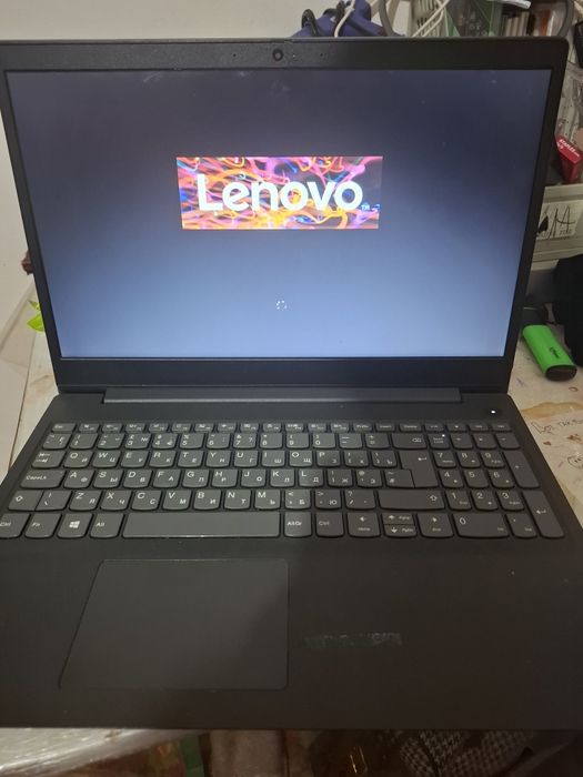 Ноутбук Lenovo, на ноутбуке установлена расширенная память