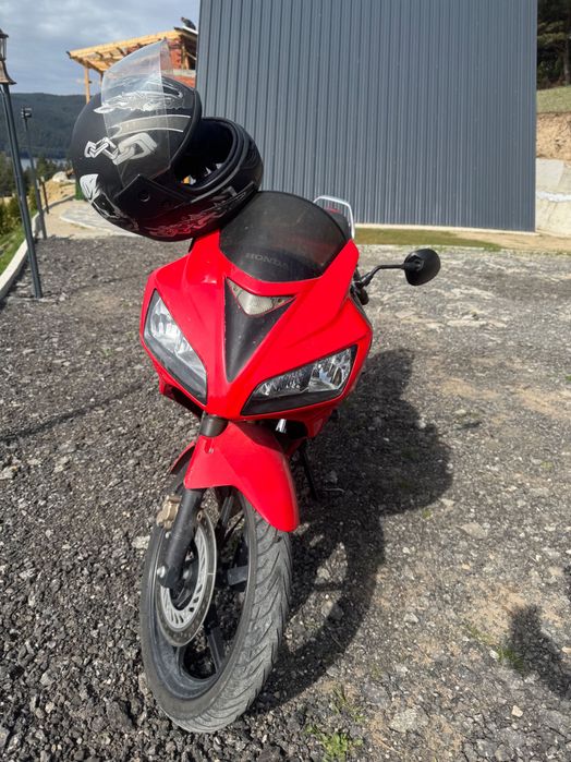 Продавам мотор Honda cbr125rr