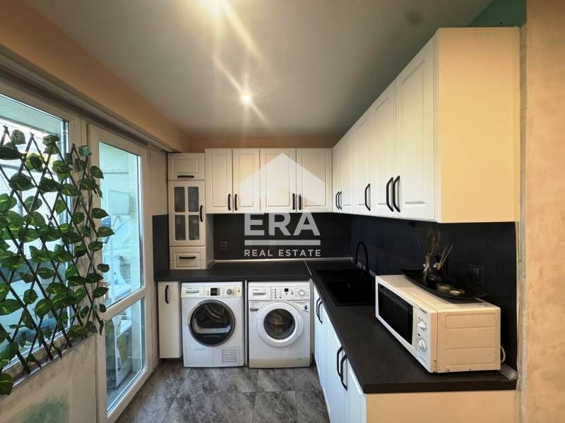 Продава се Четиристаен апартамент в Русе, Дружба 3 - 101 кв.м за 1090 €/кв.м - Снимка #7