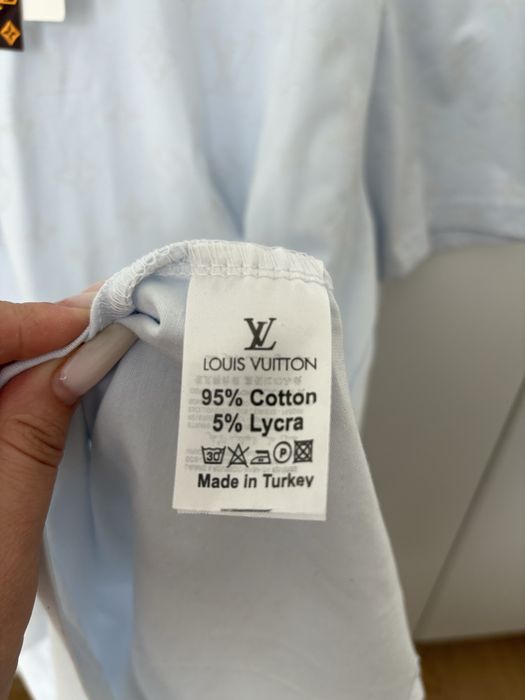 Tricou sensibil la lumina