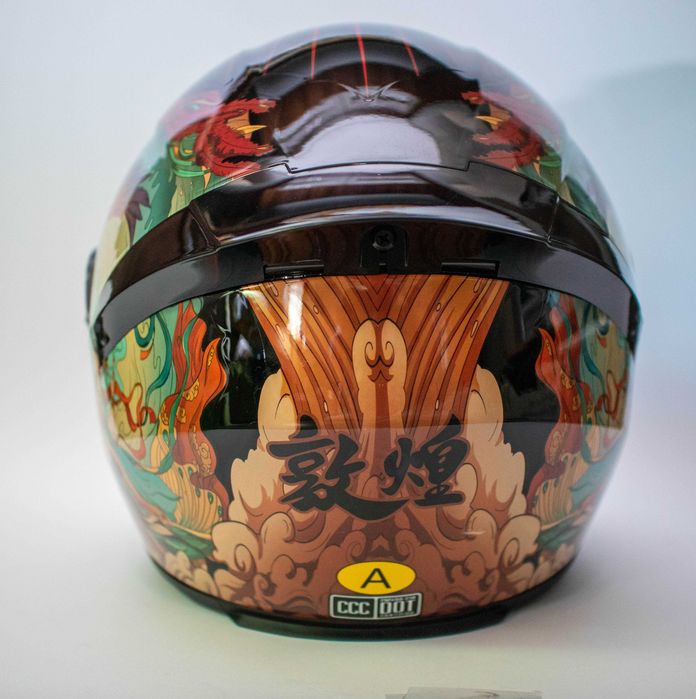 Каска за мотор пистов , скутер , ел. тротинетка др. ( Размер M 55-56 )