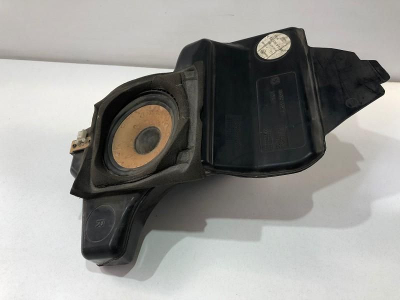 Subwoofer dreapta spate BMW Seria 5 (1995-2003) [E39] 8360778
