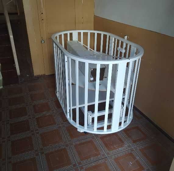 Очень многофункциональная детская кроватка