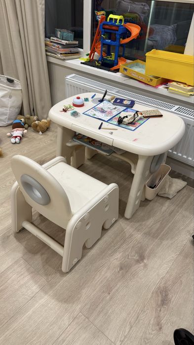 детский стол со стулом