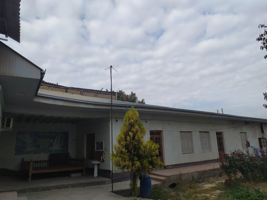 Ховли сотилади . Солнечныйда !